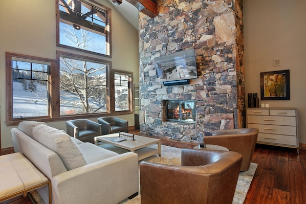 Furniture, Indoors, Living Room, Couch, Floor