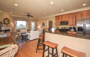 Kitchen/ Living Room