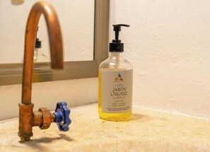 Bathroom amenities