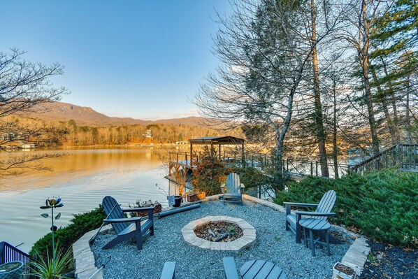 Lake Lure Vacation Rental | 3BR | 2.5BA | 2,410 Sq Ft | Stairs Required