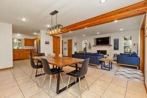 Open concept living room/dining room