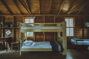 Sleeping Cabin 6 Bunks - second set of bunks on other side of the room