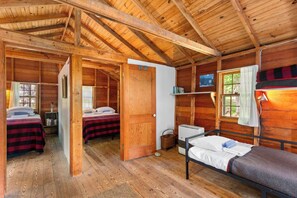 Sleeping Cabin 3 Interior - 2 Queens + 1 Twin