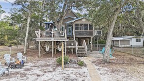 Bayside Hideaway...the ultimate boater's & family vacation rental!