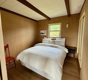 Bed #1 - Queen Bed