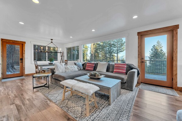 Living room 1: Smart TV, gas fireplace, main floor