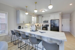 Kitchen | Drip Coffee Pot | Keurig | Blender | Toaster