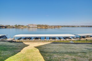Community Boat Dock | Private Slip w/ Lift