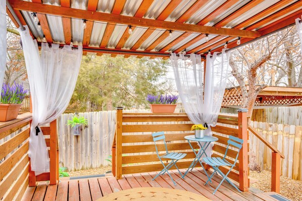 Kansas City Vacation Rental | Studio | 1BA | Steps to Enter | 576 Sq Ft