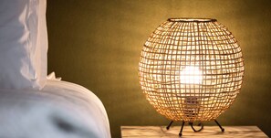  Wicker bedside lamps to set the mood