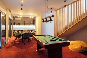 Hollywood Style Villa With Private Tennis Court, Casino, Cinema & More