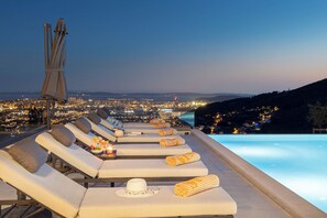 Hollywood Style Villa With Private Tennis Court, Casino, Cinema & More