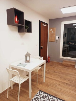 Tavolo Interno Monteverde Rhome