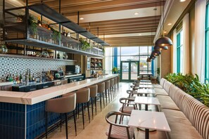 3. Hotel Rumbao San Juan - Rumbao Market Lobby Cafe