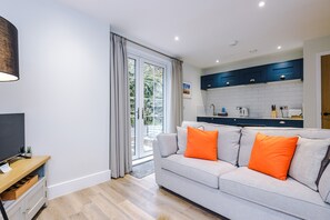 Living Room / Lounge