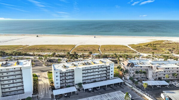 This location is the perfect location on Siesta Key