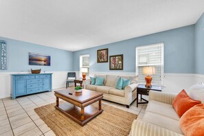 Sand Dollar A living room