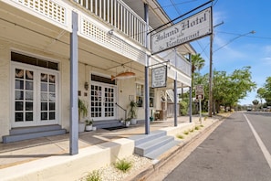 Welcome to the historic Island Hotel and Restaurant in downtown Cedar Key