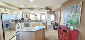 Fully equipped kitchen, full sized appliances, beautifully furnished!