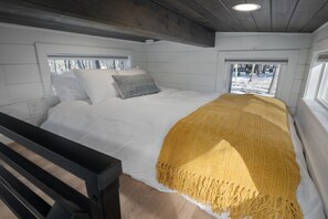 loft queen bed