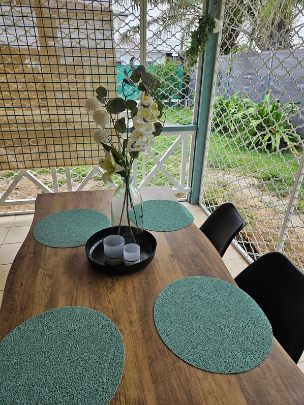 Outdoor dining