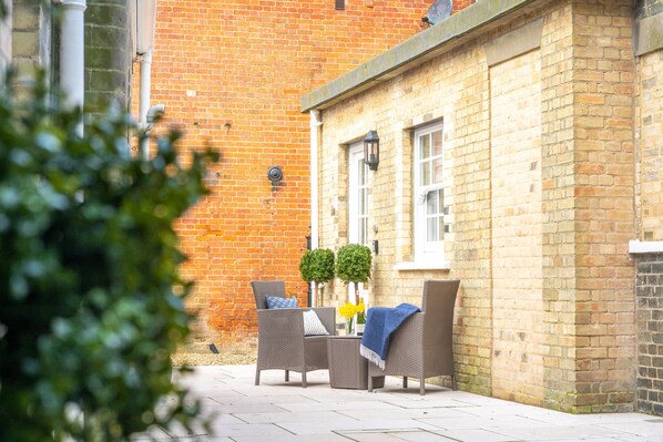 The Vault, Southwold:  cozy couples' retreat in the town center of Southwold, ideal for a relaxing escape