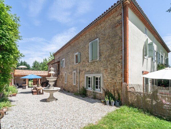 Außenseite Ferienhaus [Sommer]