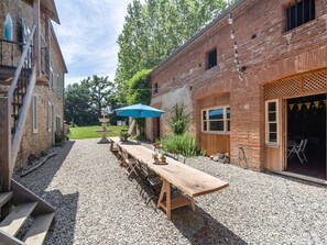 Stugans exteriör [sommar]