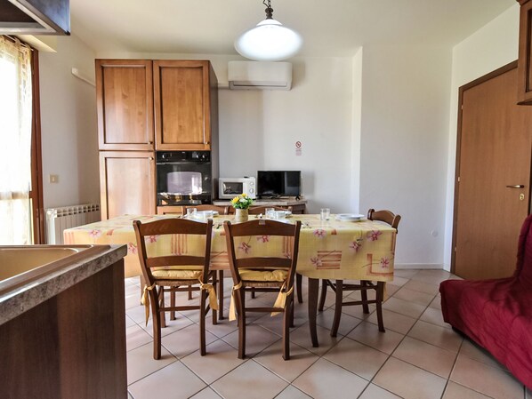 Kitchen / Dining Room