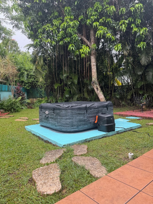 Hot Tub for 6 people