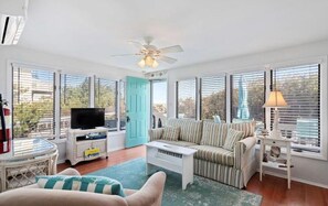 Living / Kitchen