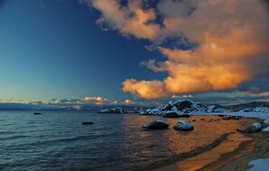 Speedboat Beach is a 5 minute walk from the cabin