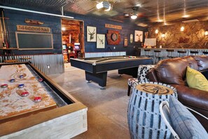 Dockside Manor gameroom