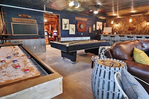 Dockside Manor gameroom