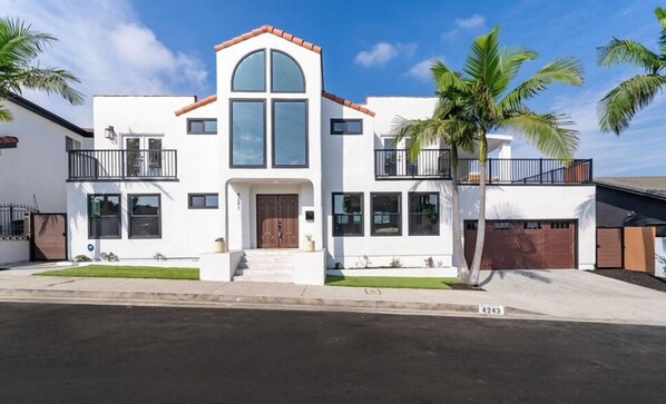 Beautiful home with majestic entrance
