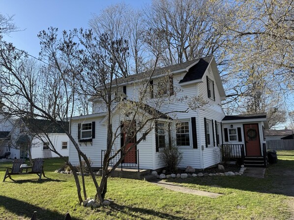 Church House on Drummond Island (4844)