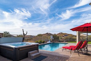 Desert Paradise Awaits! Step outside and experience the ultimate relaxation with breathtaking Silly Mountain views.