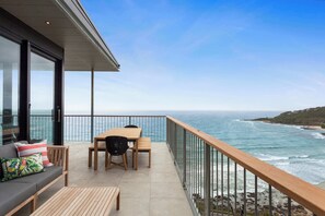 Outdoor lounge