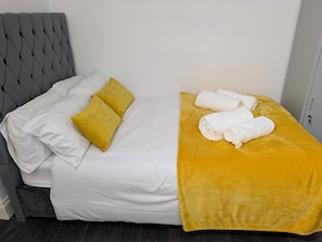 Indulge in the 5-star comfort of a hotel with this luxury hypoallergenic duvet.