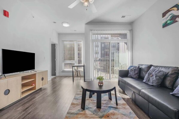 CozySuites Modern 1BR, Nora Indianapolis #7