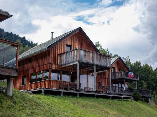 Außenseite Ferienhaus [Sommer]