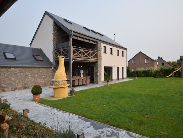 Außenseite Ferienhaus [Sommer]