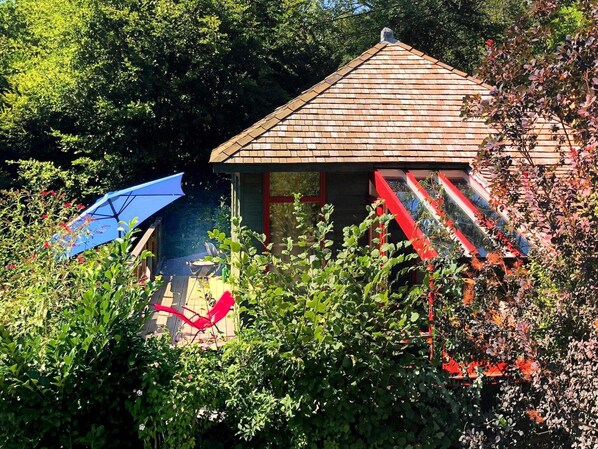 Außenseite Ferienhaus [Sommer]
