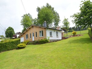 Außenseite Ferienhaus [Sommer]