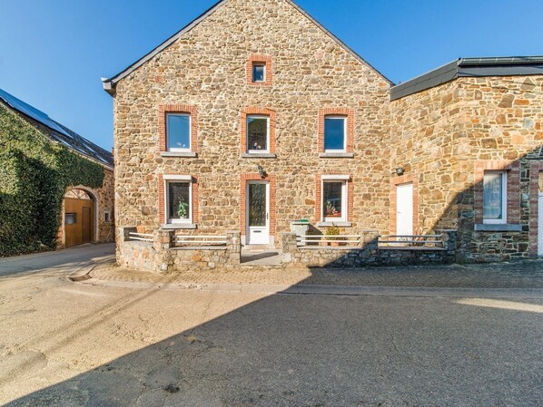 Außenseite Ferienhaus [Sommer]