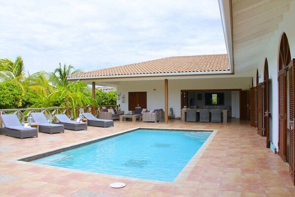 Extérieur maison de vacances [été]