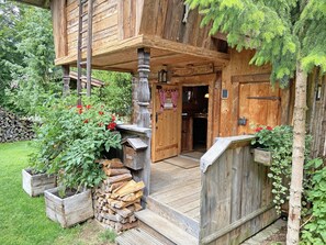 Außenseite Ferienhaus [Sommer]