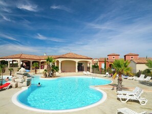 Holiday Home Swimming Pool