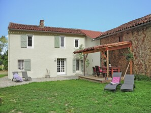 Außenseite Ferienhaus [Sommer]