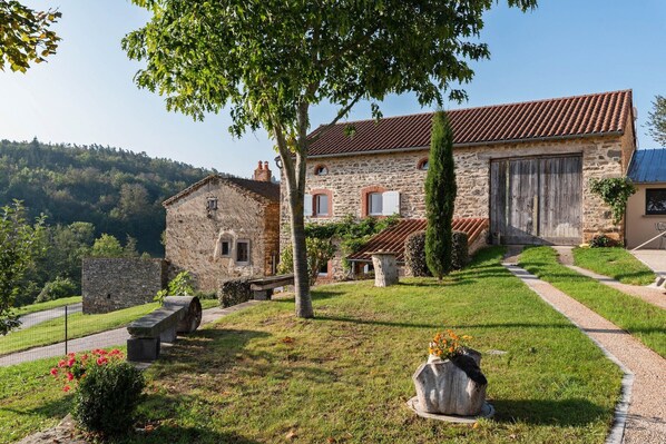 Außenseite Ferienhaus [Sommer]